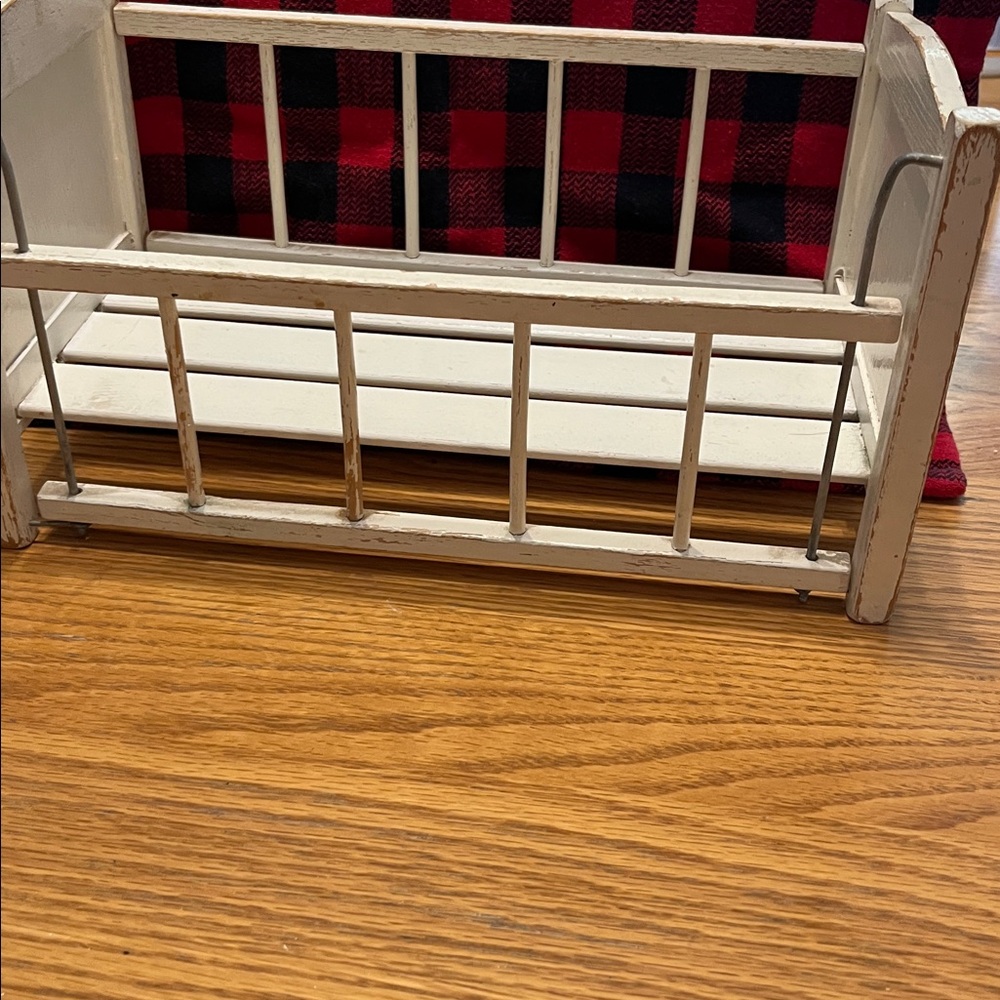 Doll Crib for Vogue Ginnette Doll - Picture 2 of 4